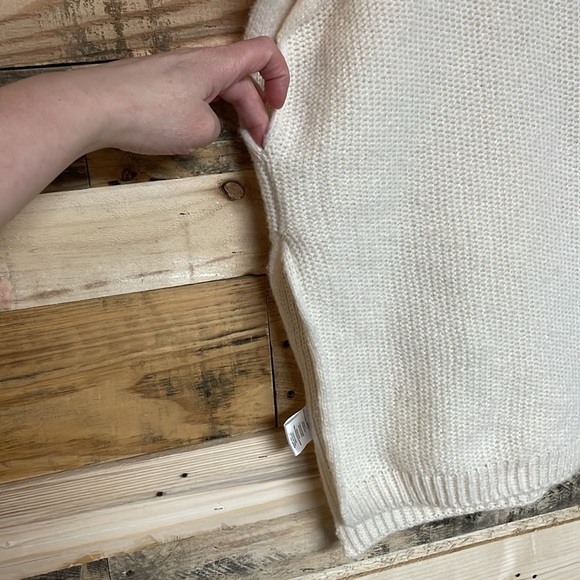 Jack & Missy One Size Fits All Ivory Color Turtleneck Poncho Cable Knit Sweater - Picture 4 of 8